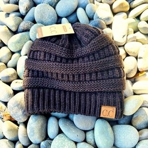 C.C. Exclusives. BEANIE-HAT. UNISEX.